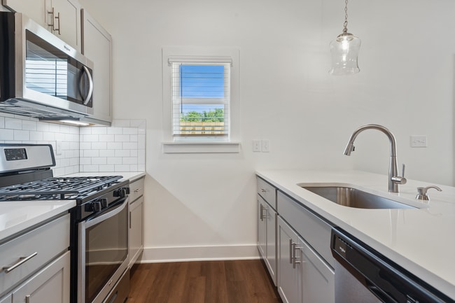 Photo - 3 Bedroom Home With Spacious Garage