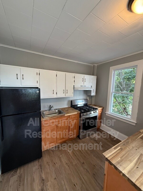 1101 Hamilton Ave Unit Second Floor