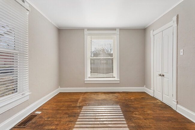 Photo - 402 E Elm St