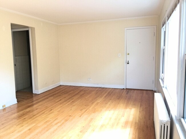 Photo - 839 Mulford-2 Unit 2