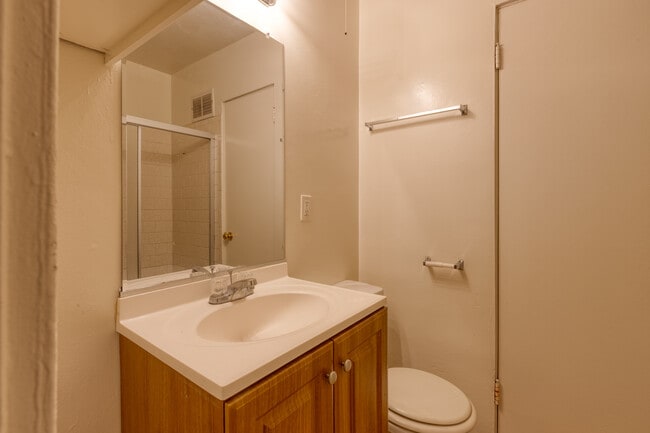 Photo - 15741 Blaine Ave Unit 21