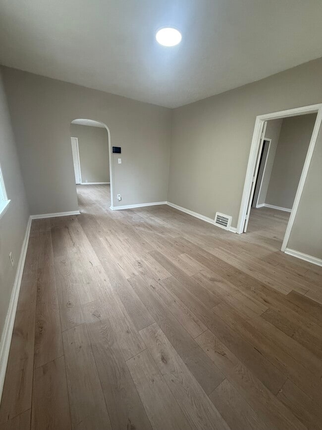 Building Photo - 6523 Lederer Ave