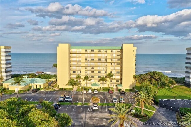 7380 S Ocean Dr Unidad 221
