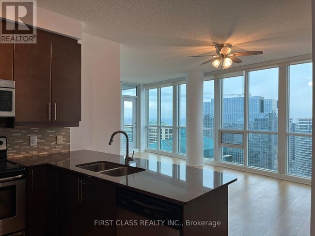 Photo - 33 Bay St. Unit 4112