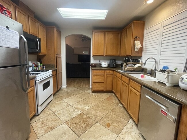 Photo - Fantastic East Davis 3 bedroom available for summer move in!