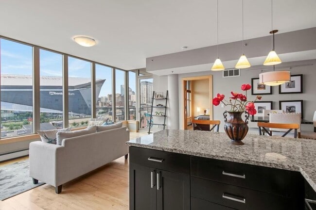 Photo - 215 10th Ave S