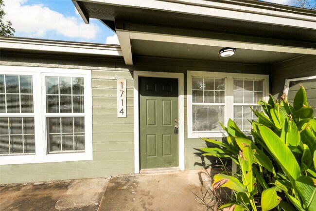 Photo - 1714 N Avenue H