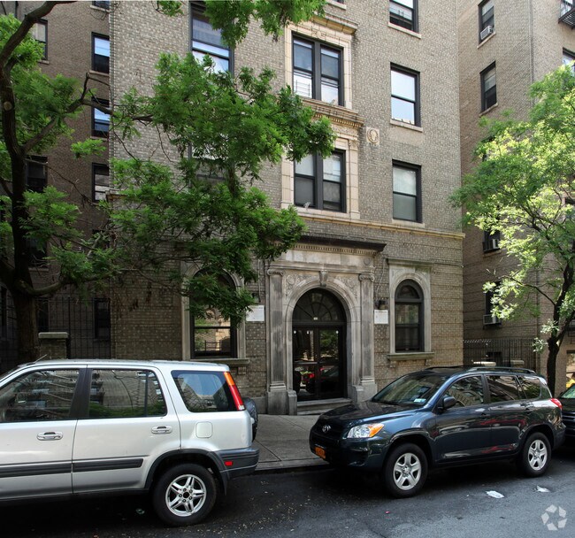 105 Pinehurst Ave