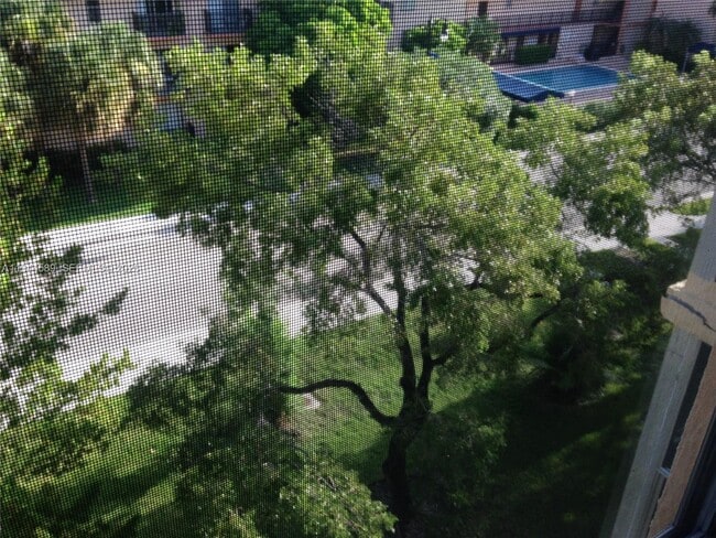 Building Photo - 210 172nd St Unit 523