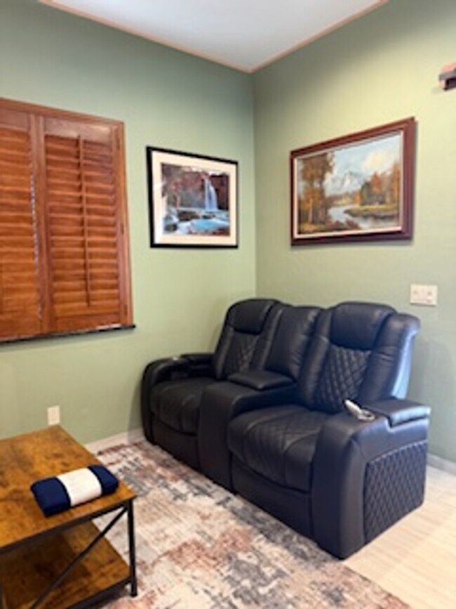 Photo - UNIQUE FURNISHED GUEST HOUSE IN NORTHWEST ...