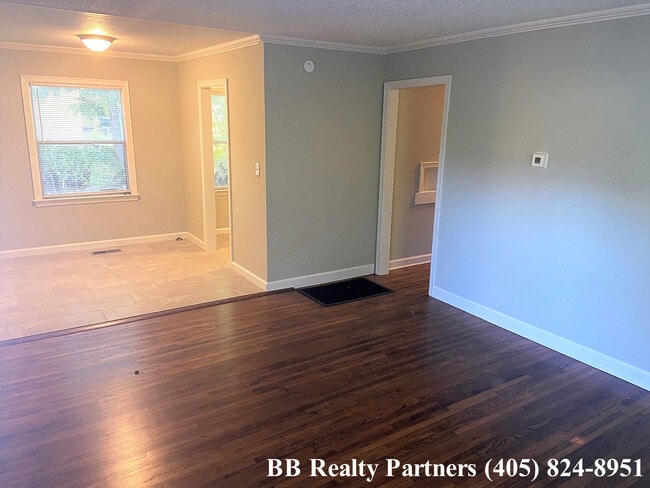 Photo - 3941 E 2nd St S