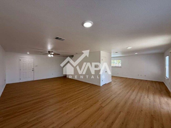 Photo - 2731 Candle Ridge Dr