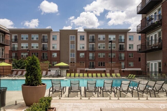 The Melrose Apartments in South Nashville resort-style pool deck - Melrose Apartments