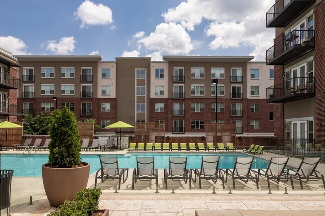The Melrose Apartments in South Nashville resort-style pool deck - Melrose Apartments