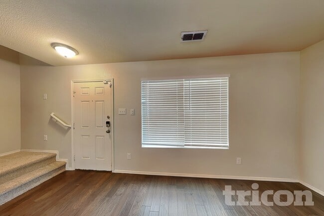 Photo - 3120 Middleview Rd