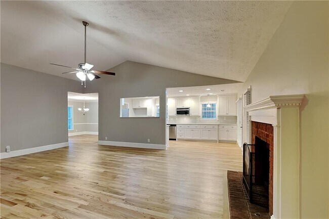 Photo - 215 Hersfeld Ct