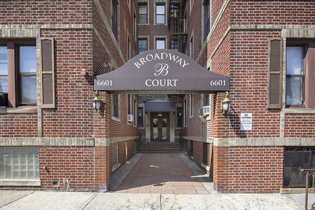 Building Photo - 6601 Broadway Unit D7