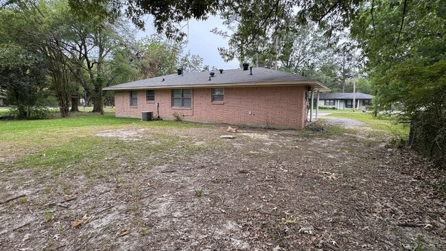 Photo - 202 Gross St