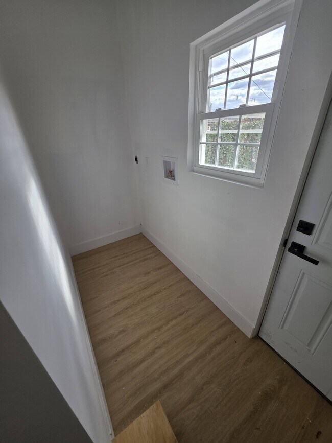 Photo - 2304 W Huntingdon St