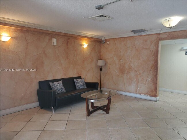 9001 SW 77th Ave Unit C606