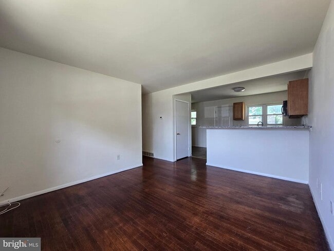 Photo - 11 Glenwood Dr