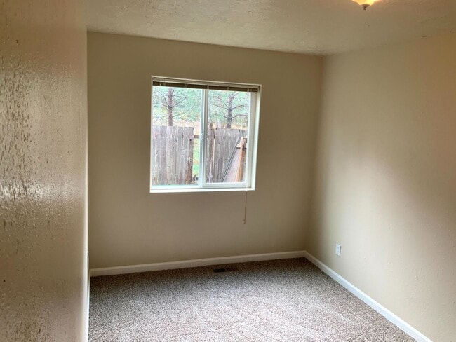 Photo - 4 Bedroom 2 Bathroom Home Near Thurston