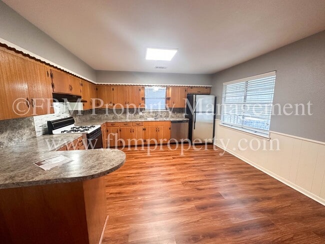 Photo - 603 E Lampasas St