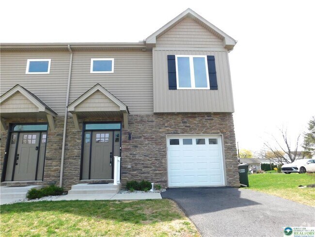 Building Photo - 1672 Best Pl Rental