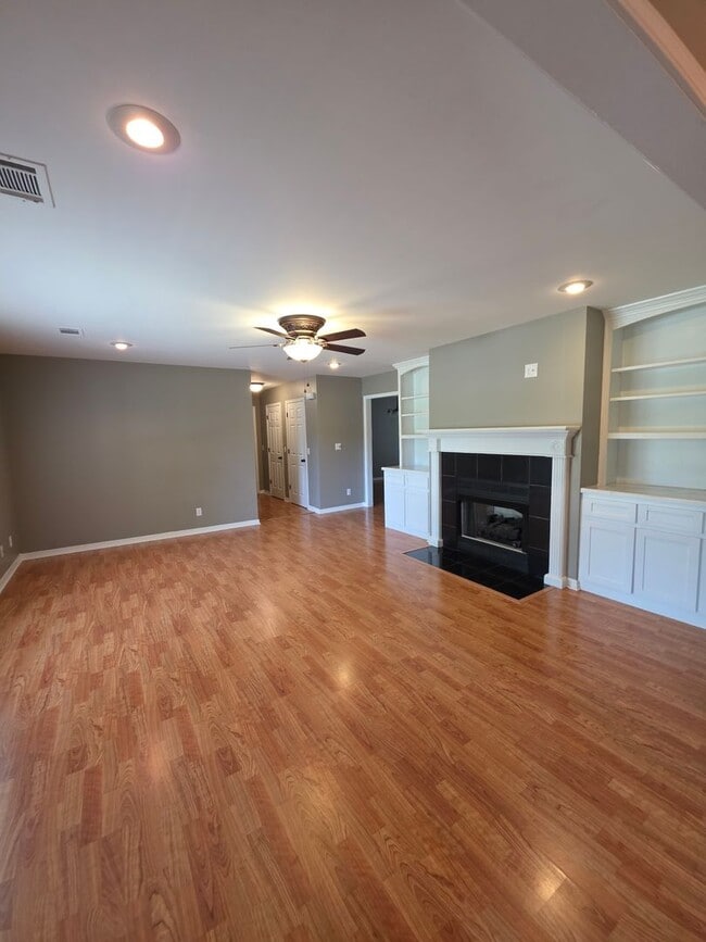 Photo - 707 S Waco Ave