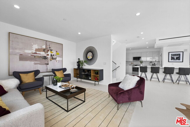 Photo - 621 Kings Rd Unit 3