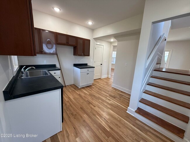 Photo - 730 Hazel St