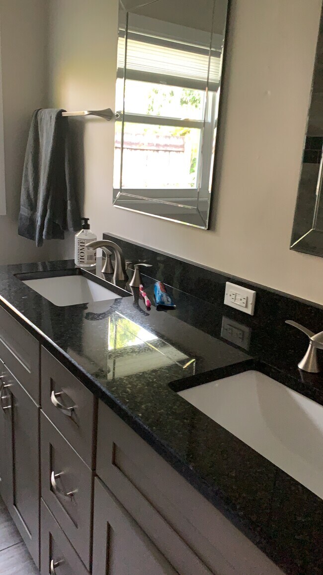 Photo - 5330 Bayshore Ave