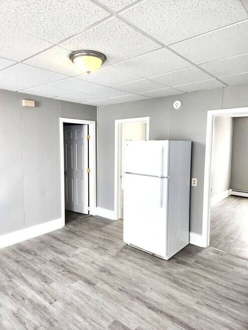 22 Lawn Ave Unit #2F
