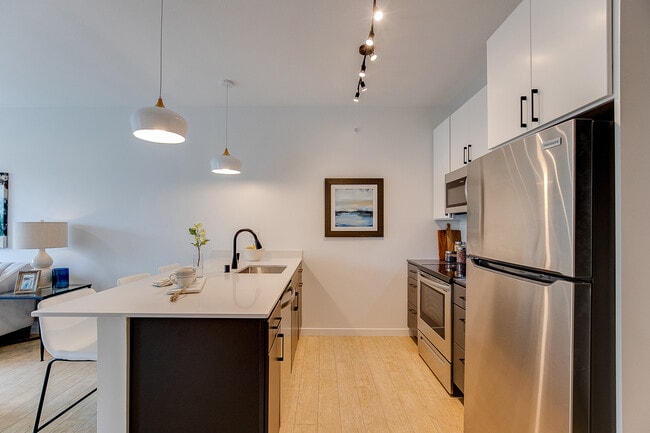 Photo - Alexander Apartments