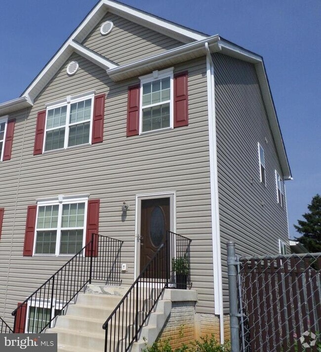 Building Photo - 206 N Fairfax Blvd Rental