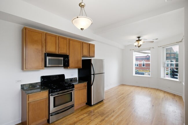 Photo - 3760 W Fullerton Ave Unit 2W