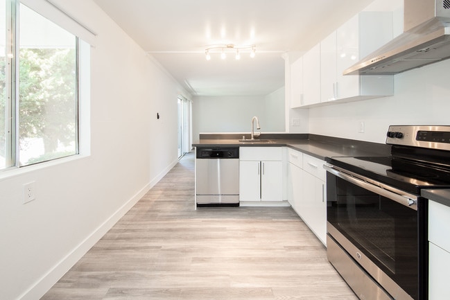 Photo - Metro Apartments