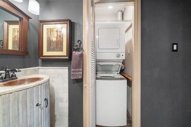 Photo - 1880 White Oak Dr Unit 181