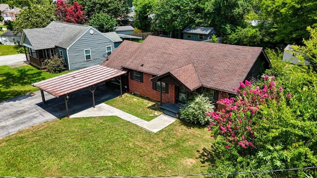 Photo - 1604 Truman Ave