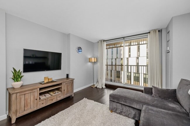 Photo - 12-12 Museum Way Unit 828