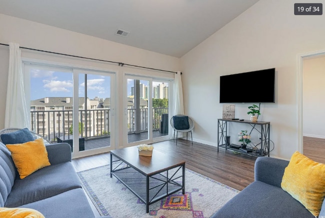 Photo - 601 Hillside Dr N