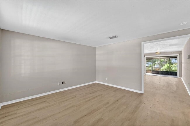 Photo - 1712 Village Ct