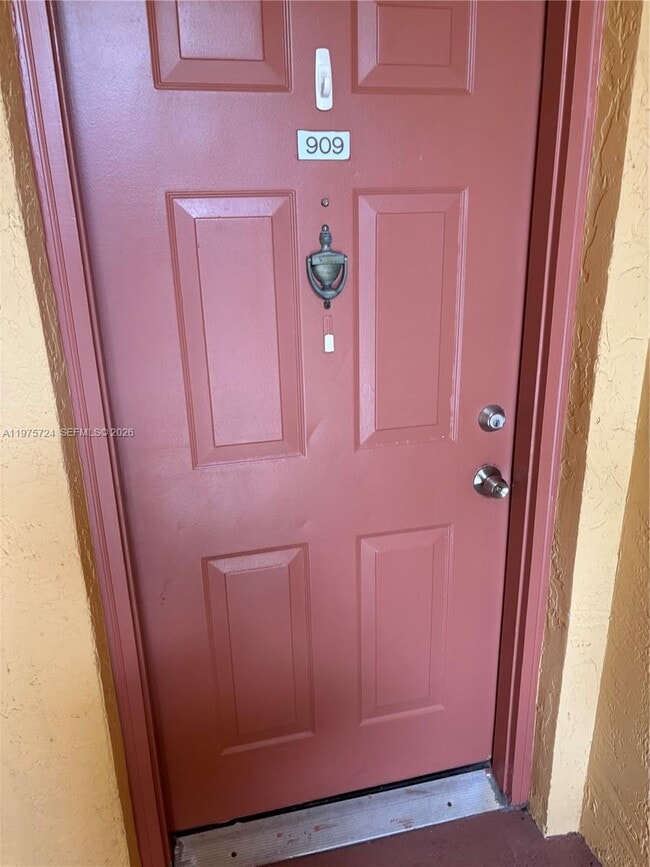 Photo - 2300 NW 33rd St Unit 909