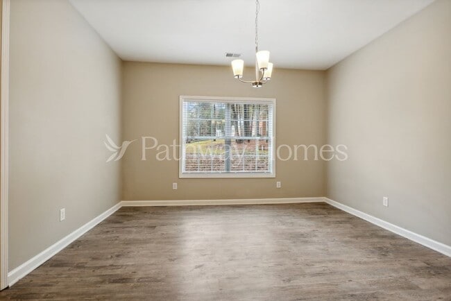 Photo - 7407 Woodruff Way