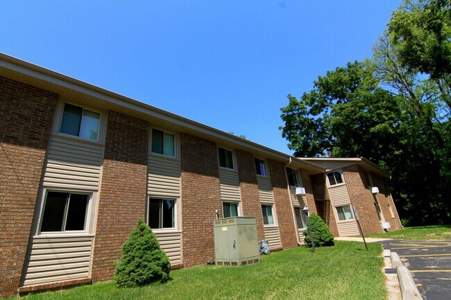 Photo - Browns Court Apartments
