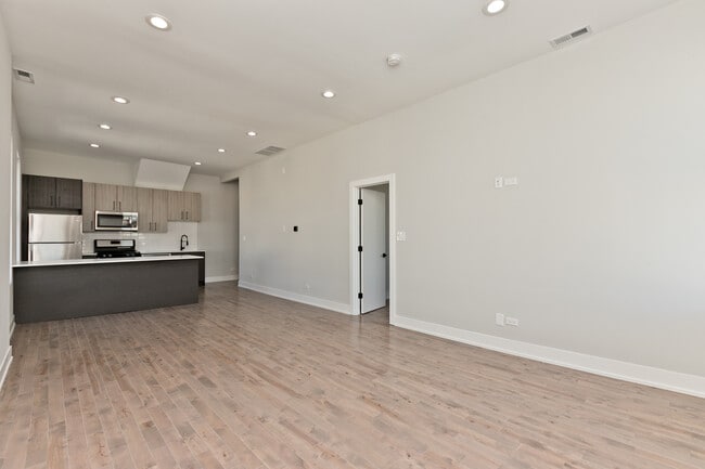 Photo - 1925 S May St Unit 3F