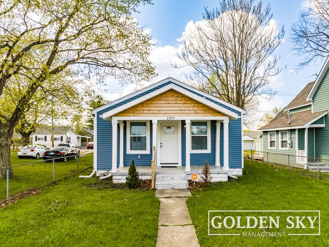 Photo - 2209 W 9th St House