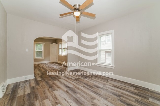 Photo - 2140 N Maryland Ave