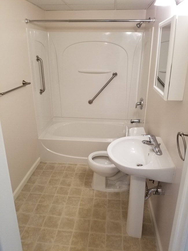 bathroom - 740 Sweinhart Rd Unit A5