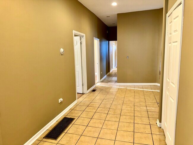 Photo - 5406 S Dearborn St